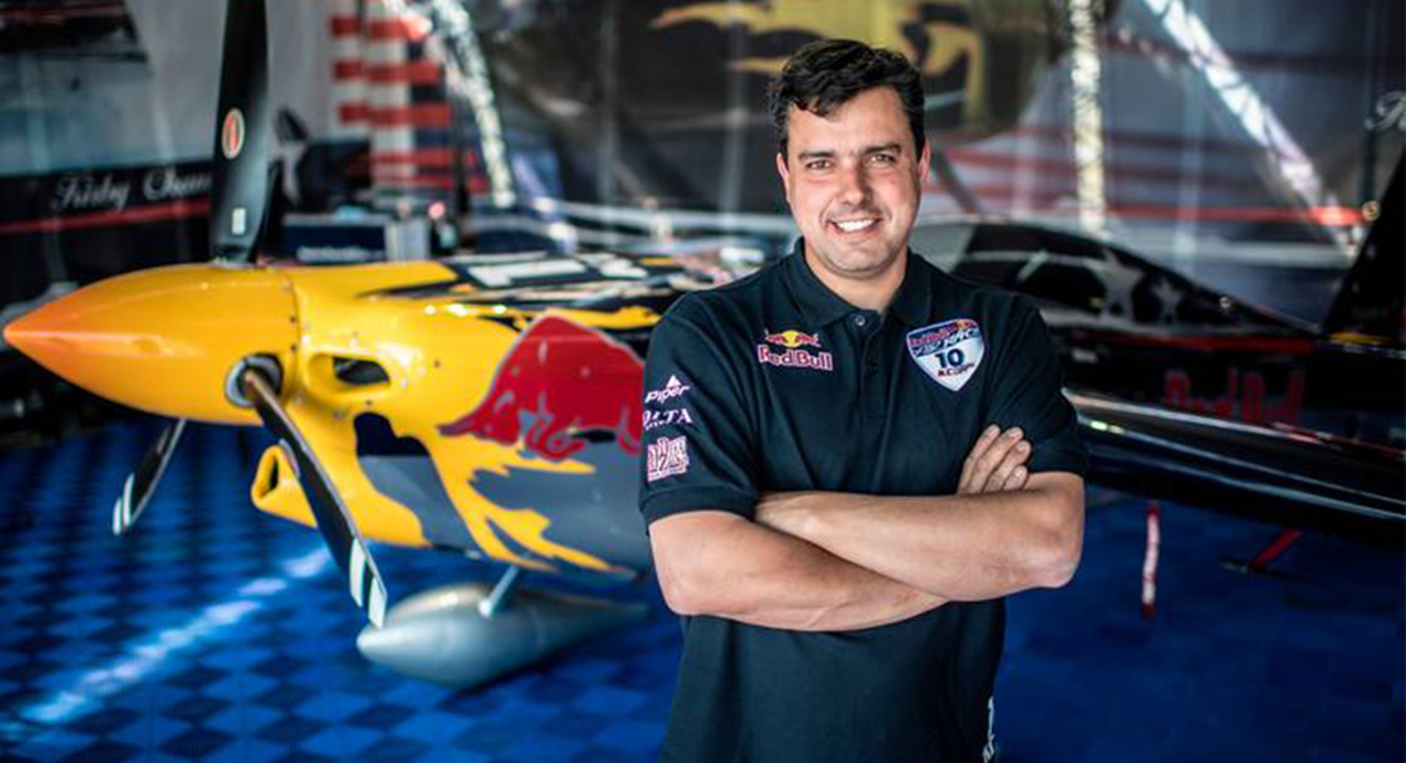 Meet Red Bull Air Race team members Kirby Chambliss and Paulo Iscold