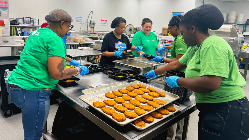 Publix makes big donation to Feeding the Valley in Columbus, GA