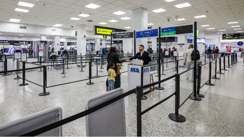 Short TSA lines at Miami Airport amid government shutdown