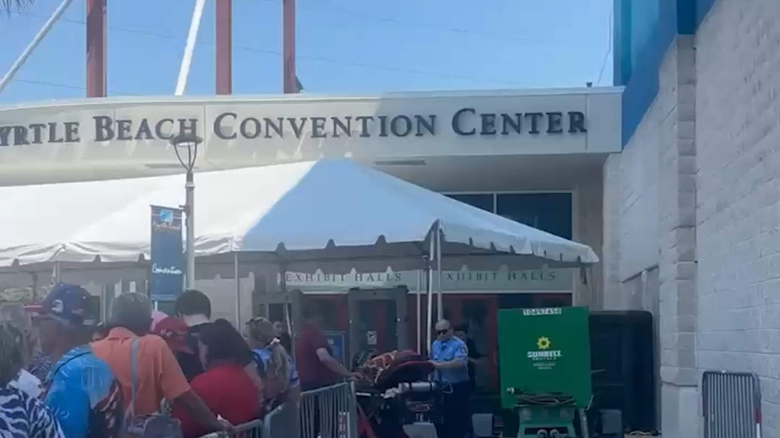 Attendees at Trump rally battling heat