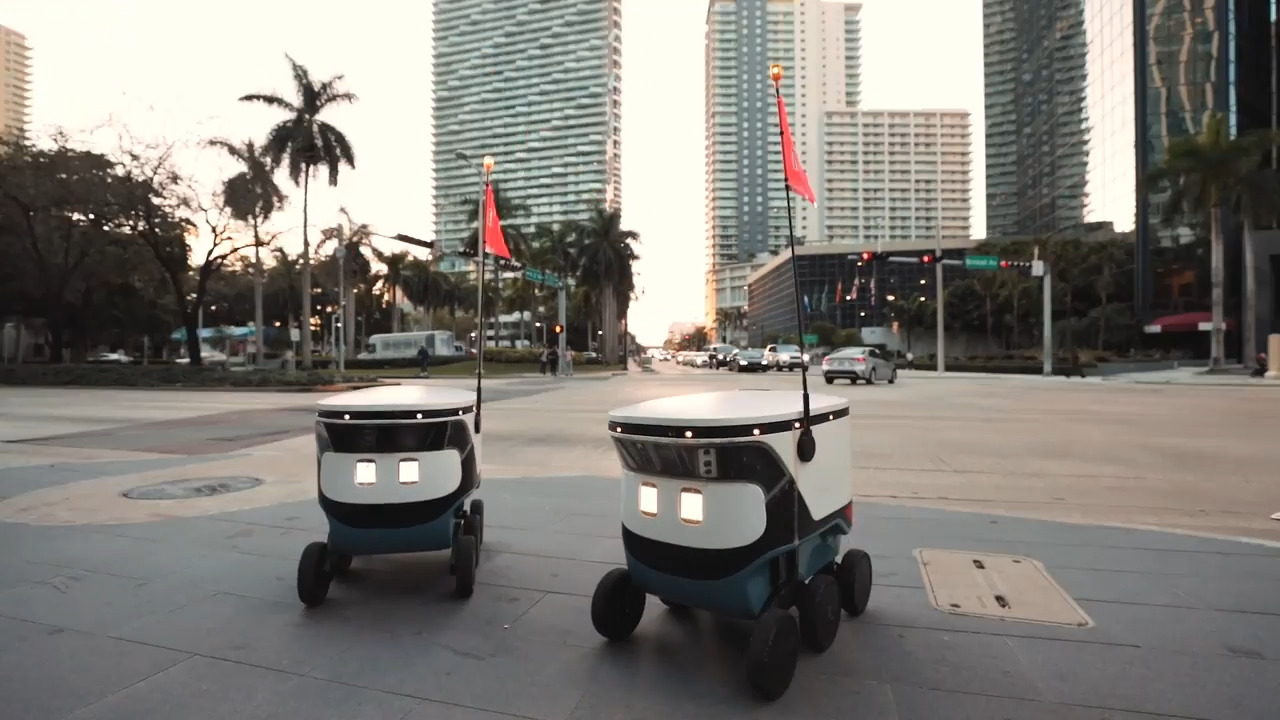 Uber Eats adopts mobile robots for food delivery service