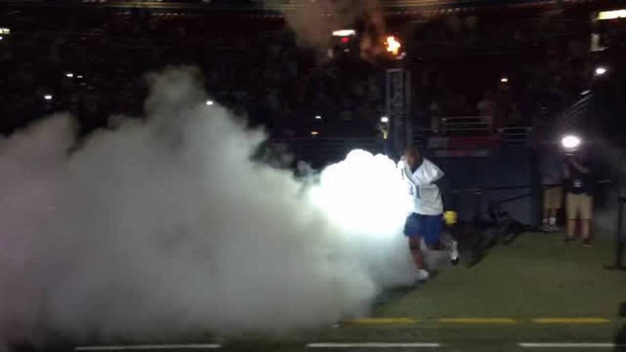 Legends of the Dome: Rams players play flag football