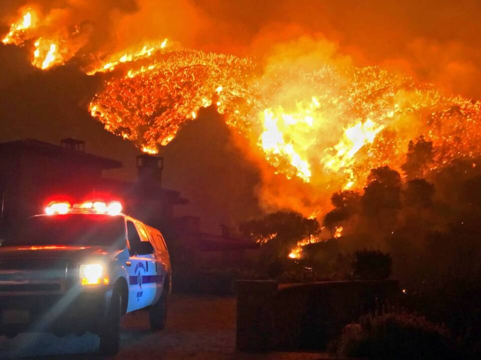Strong winds push Thomas Fire to 267,500 acres; now 40 percent contained