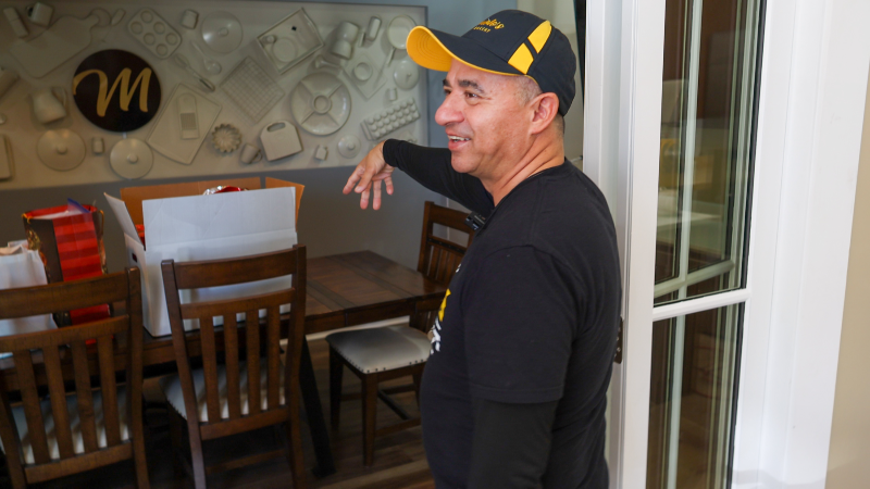 Manolo Betancur talks about Greg Bovino's visit to his bakery