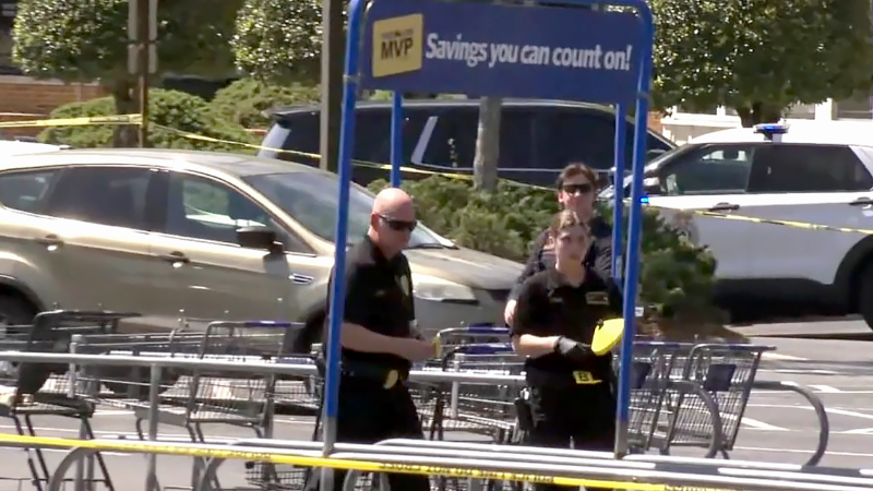 1 hurt in shootout in North Raleigh Food Lion parking lot