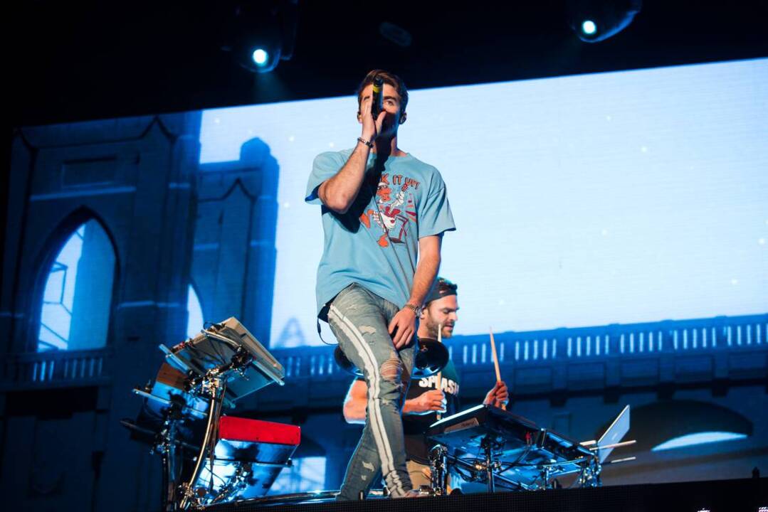 Watch The Chainsmokers in concert at the Mid-State Fair