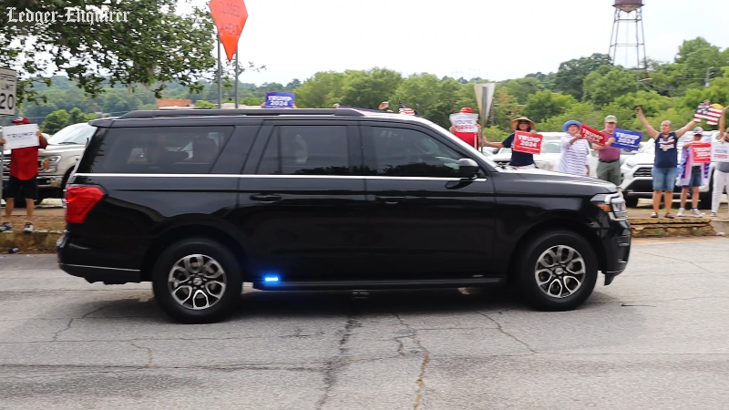 Raw Video: Watch Trump supporters greet First Lady Jill Biden’s motorcade in Columbus