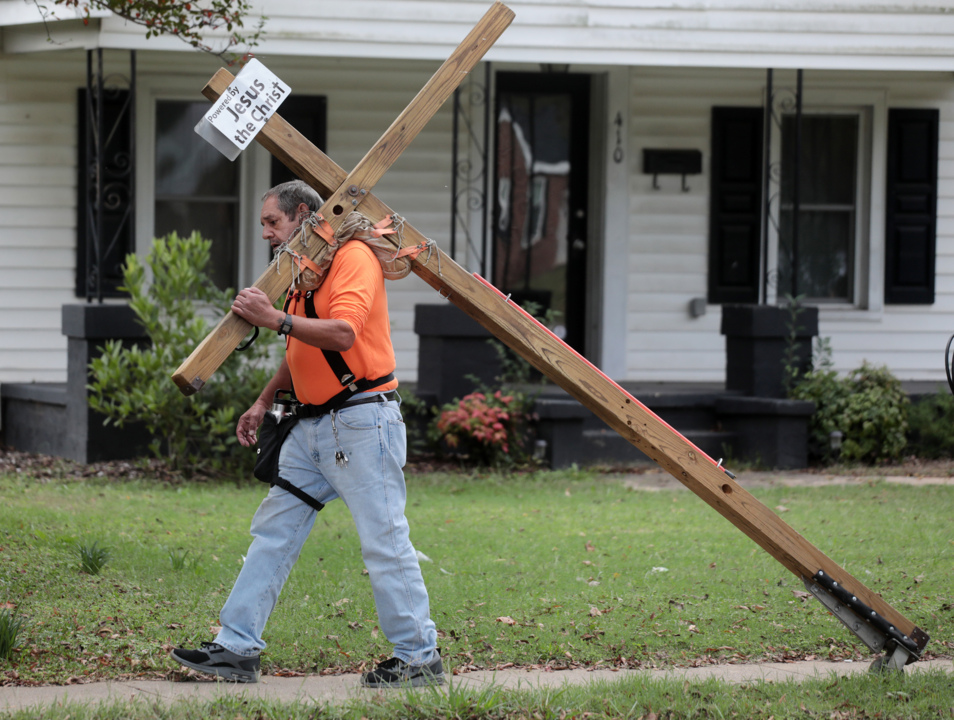 A message of love: York, SC man carries cross as symbol of his witness
