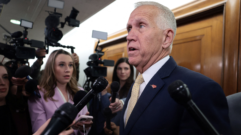 Tillis: End 'bogus investigation' of Fed Chair Powell so he can vote in Warsh