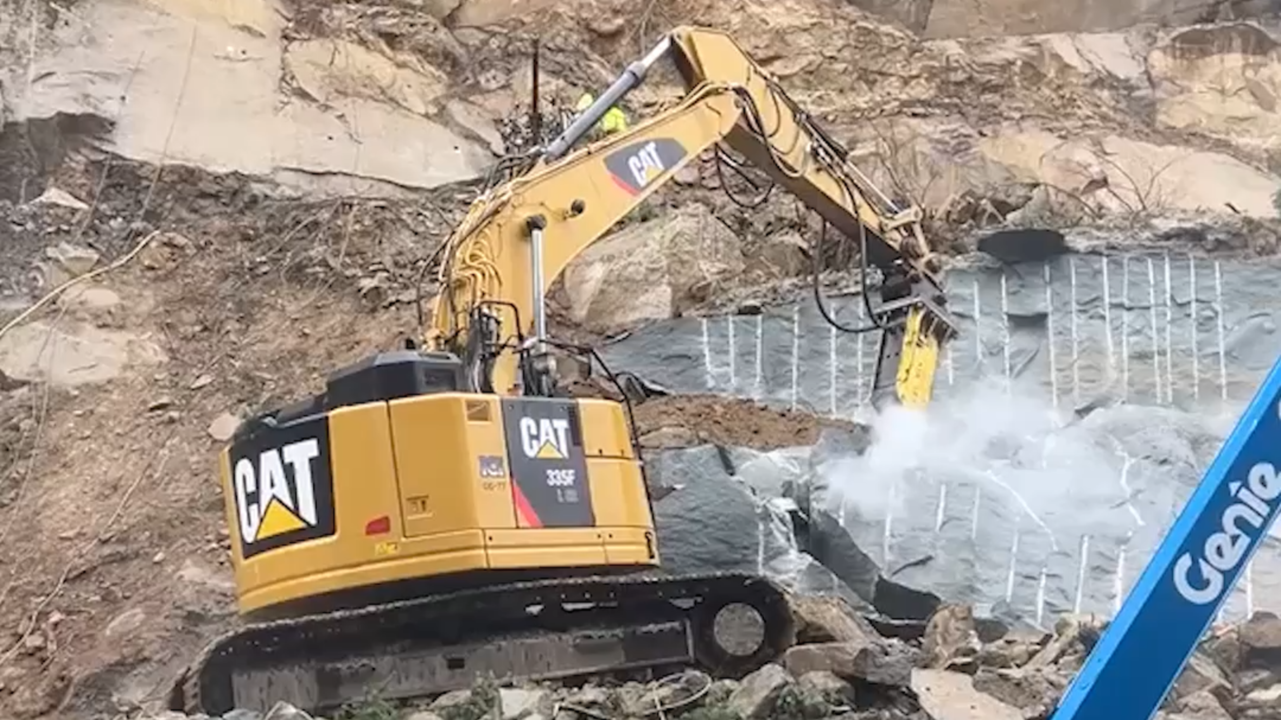 Watch WSDOT clearing the I-5 landslide