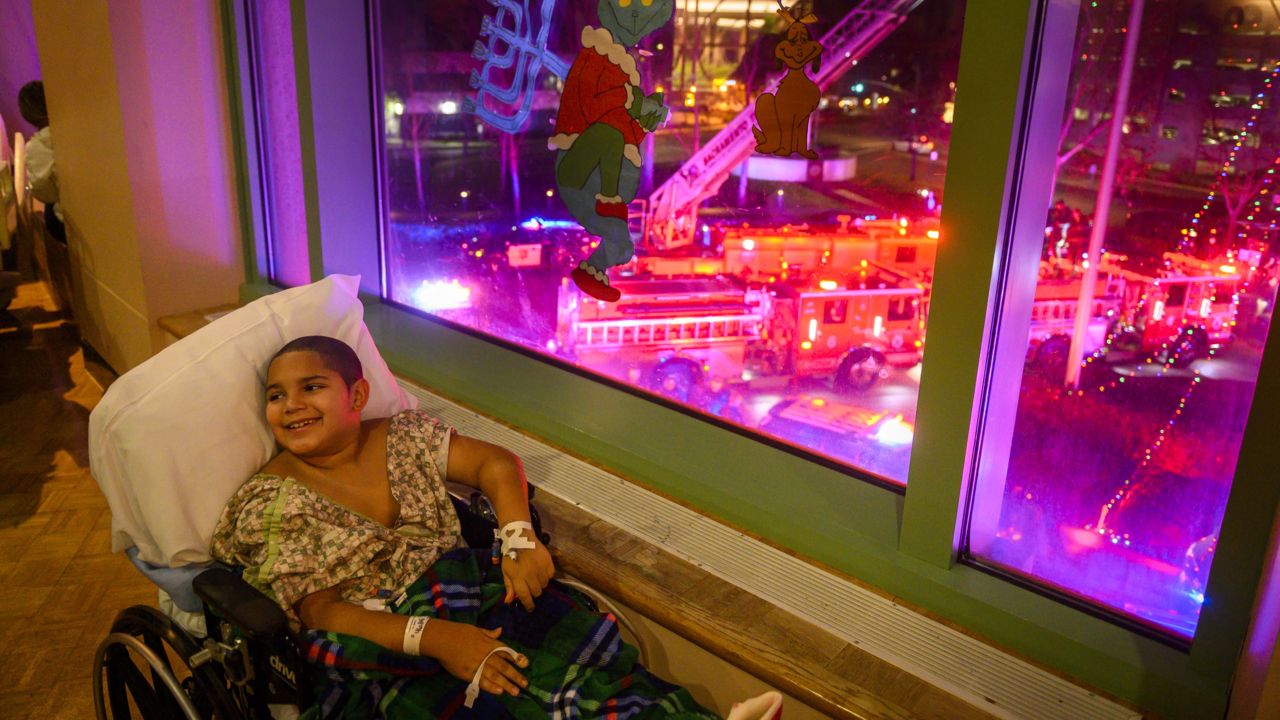 Watch holiday lights brighten faces at Sacramento children’s hospital
