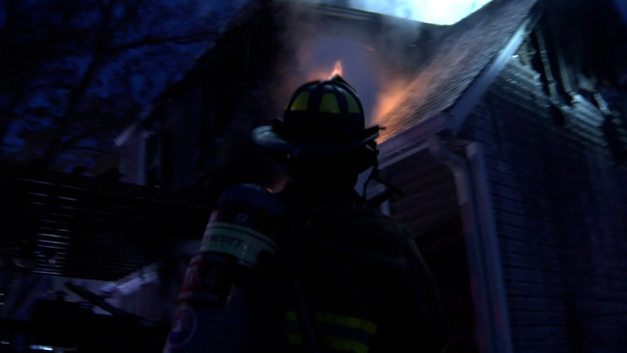 Johnson County family escapes house fire after child hears smoke alarm ...