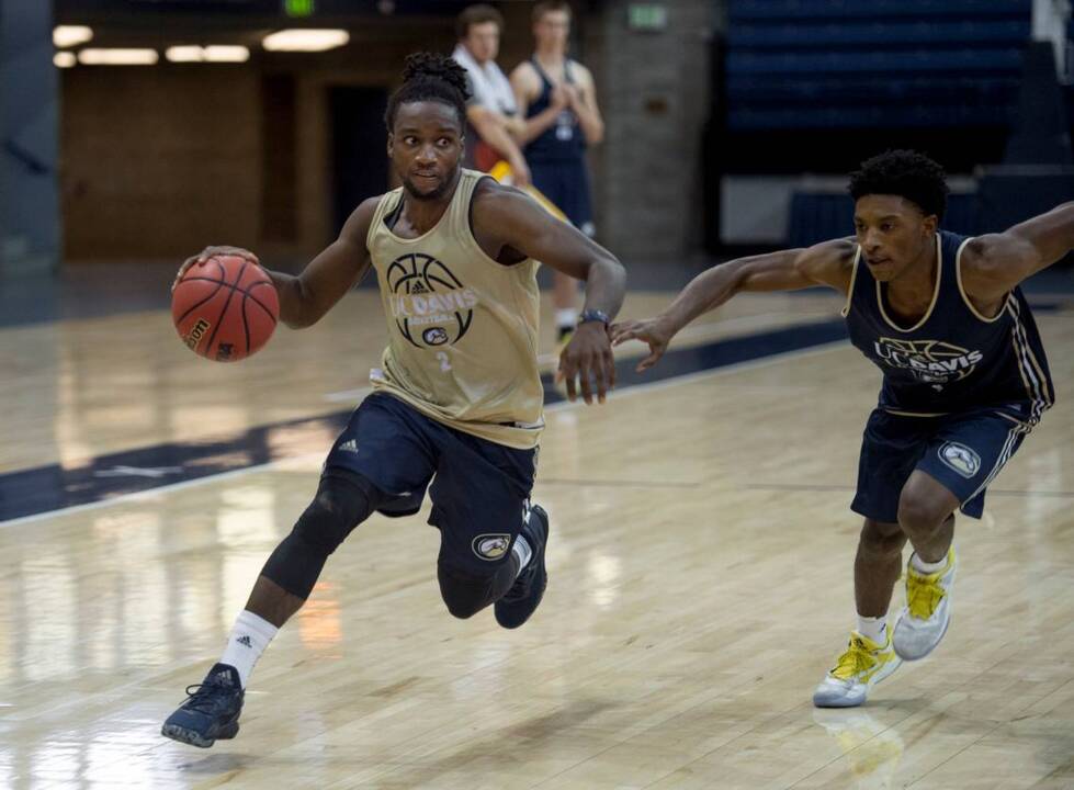 UC Davis men's basketball team faces early-season challenges