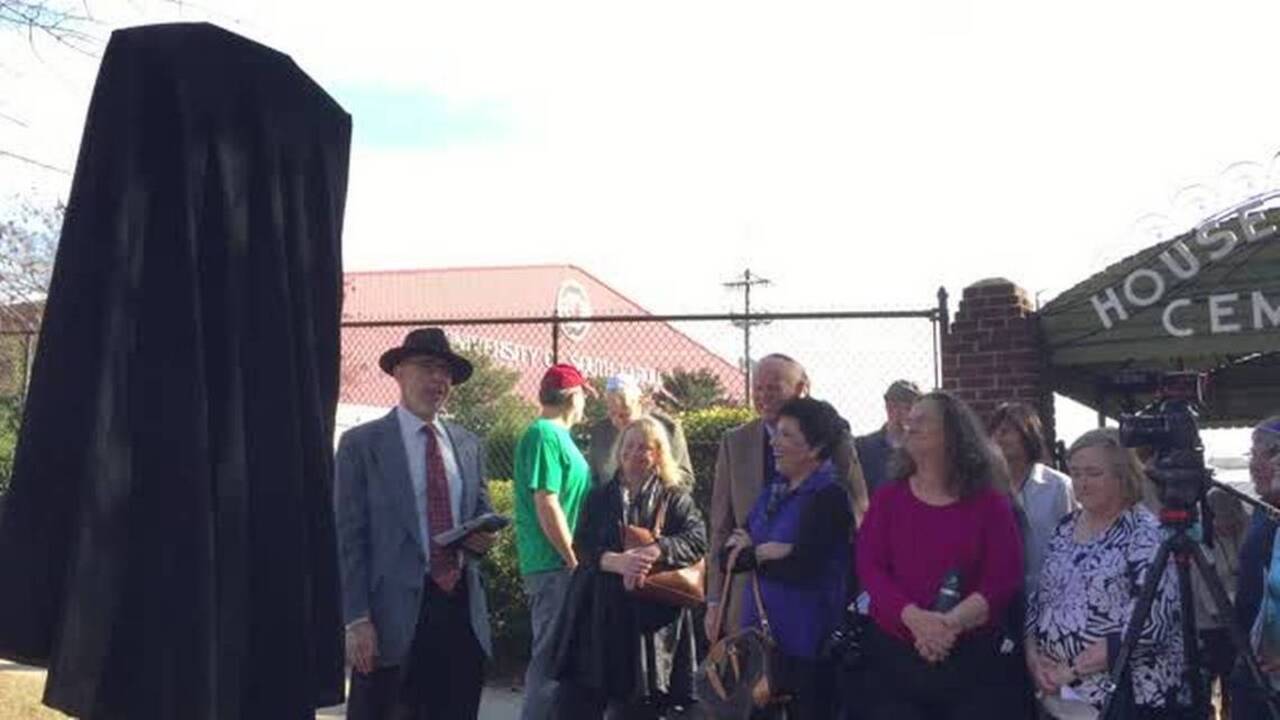 Historical marker unveiled at Columbia Jewish cemetery