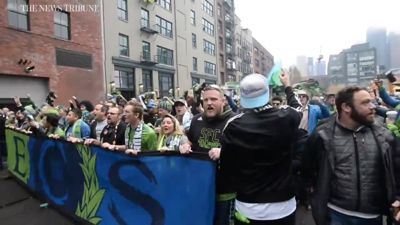 Sounders fans celebrate in Seattle as team wins MLS Cup