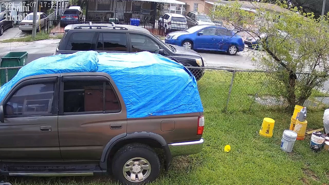 Drive-by shooting injures man walking in Miami street: Video | Miami Herald