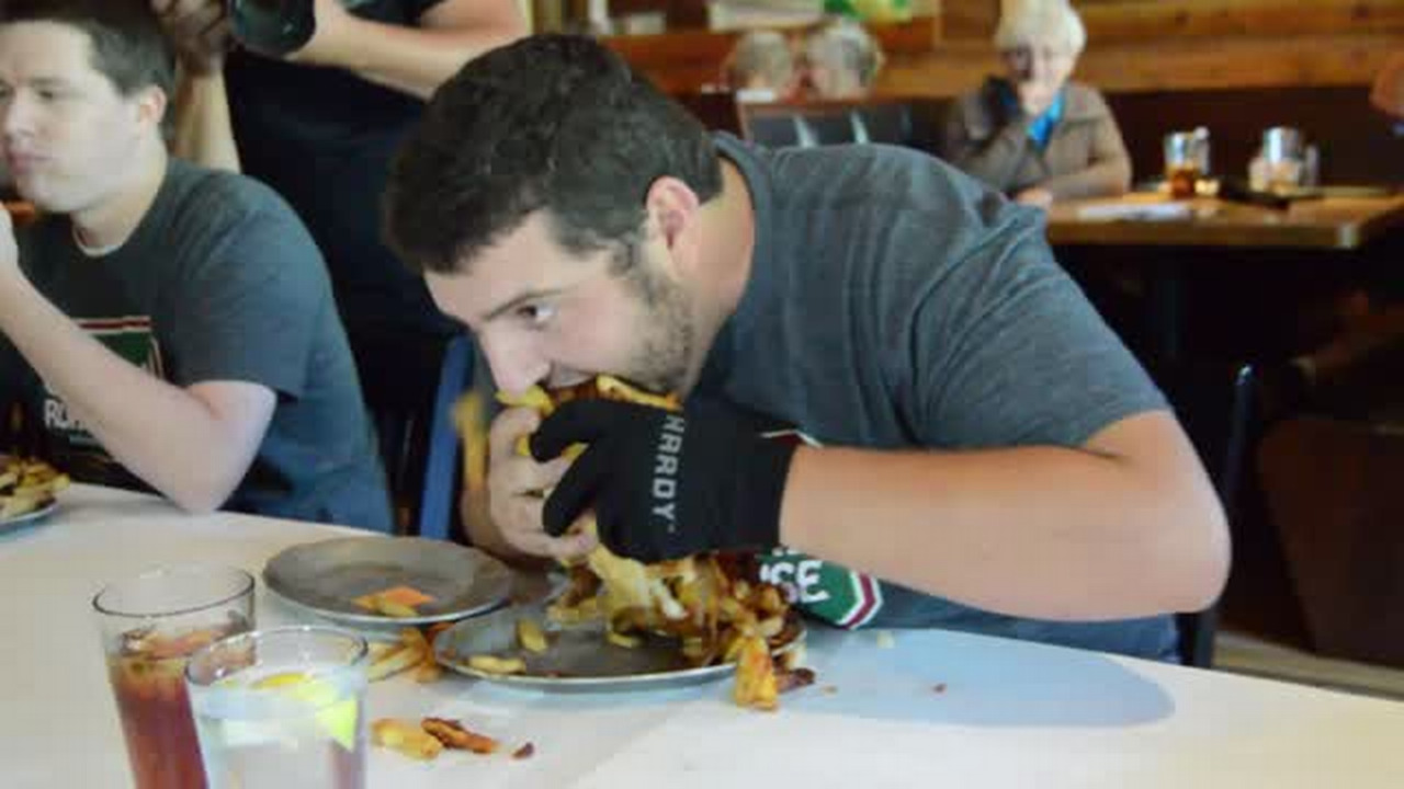 Hotdog Eating Contest at Carolina Roadhouse