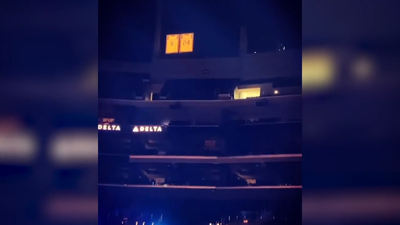 Kobe Bryant’s Lakers jerseys lit up at Grammys
