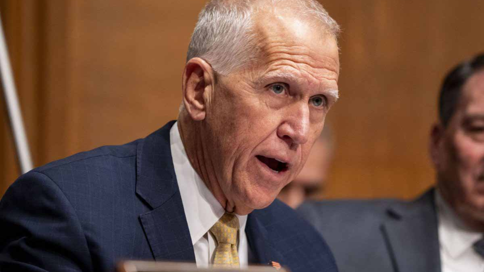 Tillis: End 'bogus investigation' of Fed Chair Powell so he can vote in Warsh