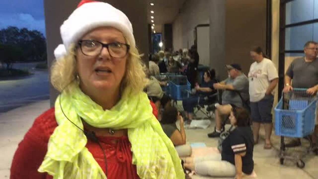 Thanksgiving shoppers get head start on Black Friday deals