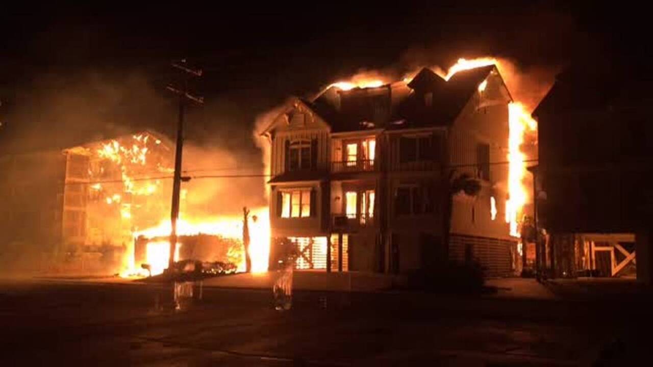 Fire consumes multiple houses in South Carolina after Hurricane Matthew