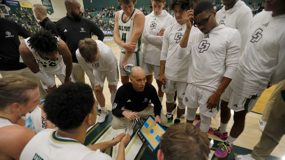 Cal Poly Mustangs win 75-71 over Seattle University Redhawks