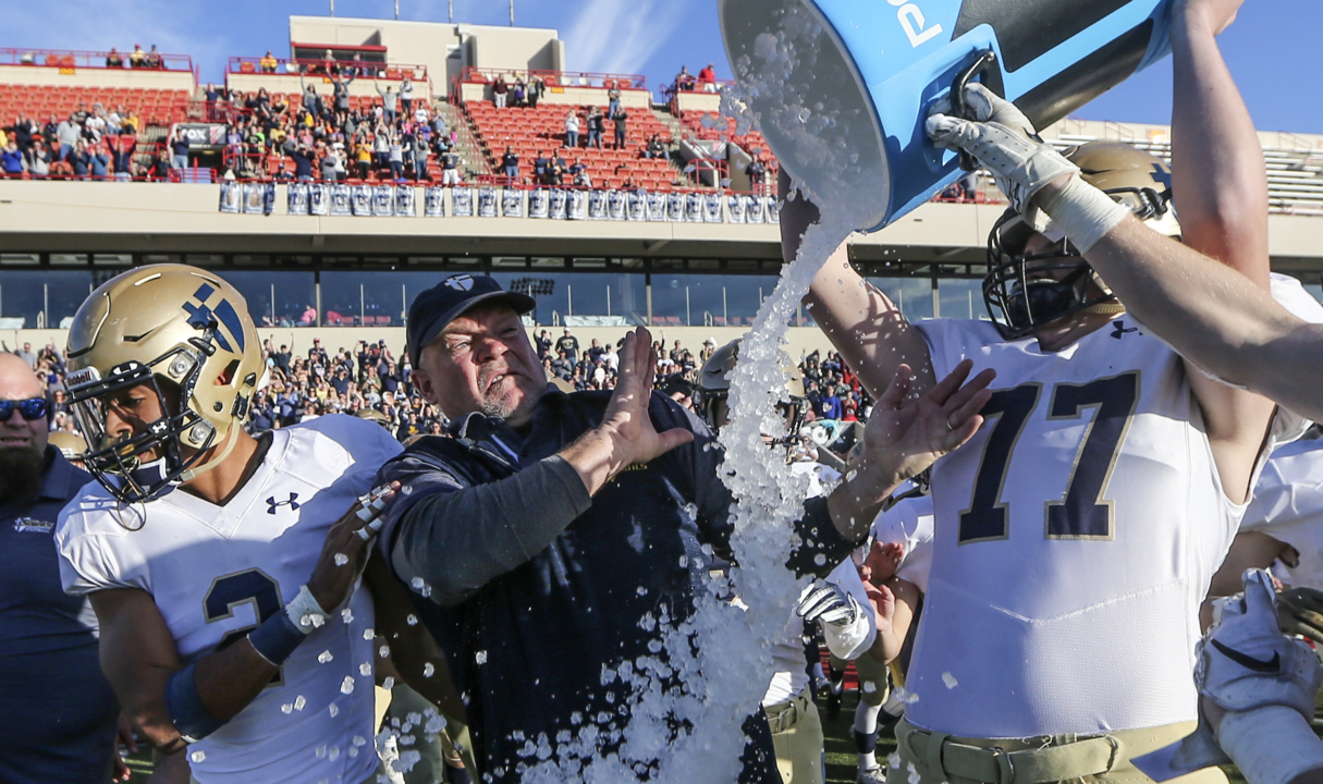 See the moment a Kansas coach loses his cool over ice bath