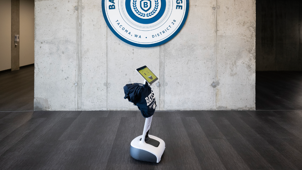 See how robot tour guide shows folks around Tacoma college campus. ‘I think she’s fun’