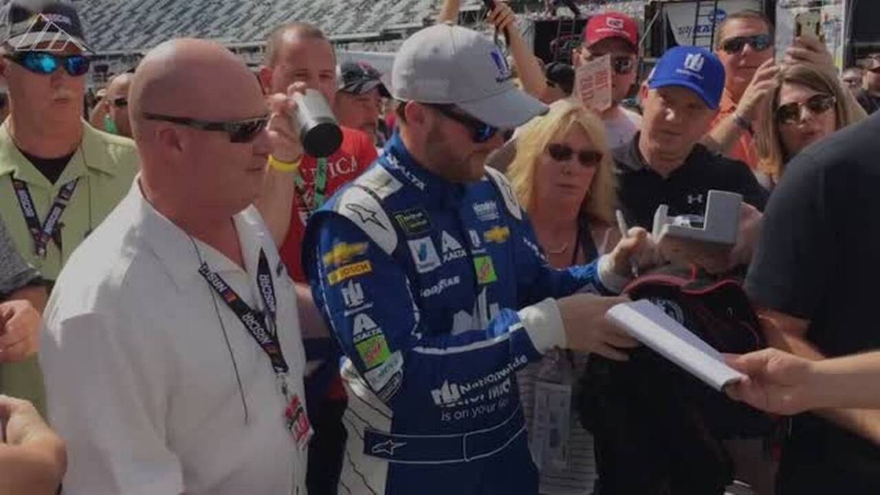 Dale Earnhardt Jr. to retire at the end of the 2017 season, sources say