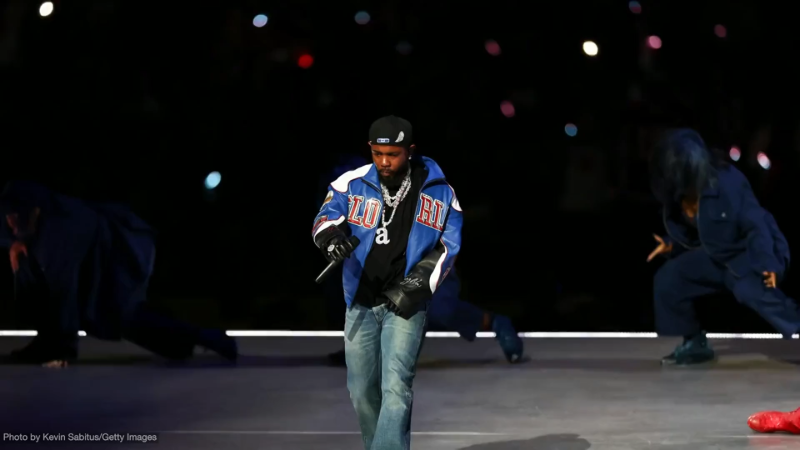 Kendrick Lamar performs censored version of Drake diss track at Super Bowl half-time show
