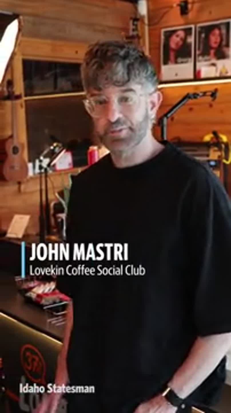 Unique coffee shop helps break through social barriers