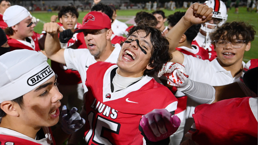 Watch as Kerman holds on to its lead to a 33-30 win over Kingsburg