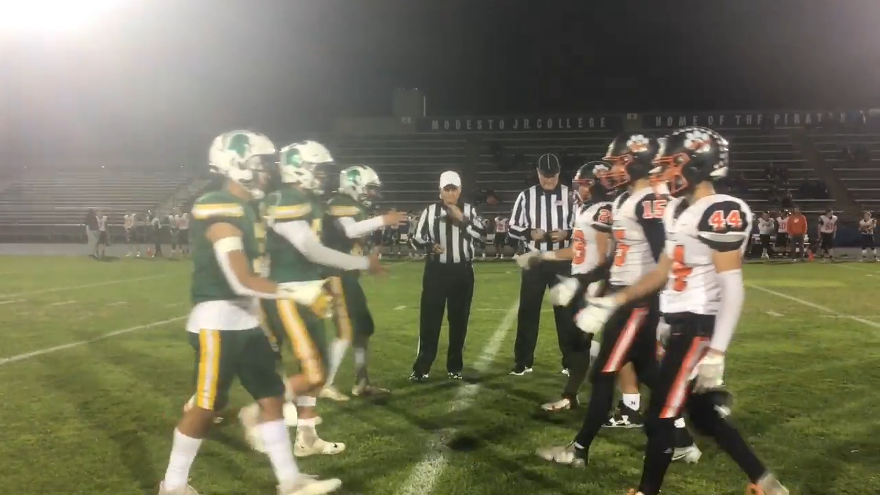 Davis’ perfect season ends with 33-21 loss to Roseville in playoff opener