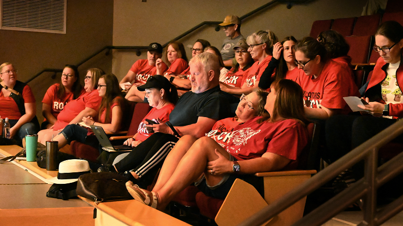 Yelm educators ratify new contract with district, allowing school to start Wednesday