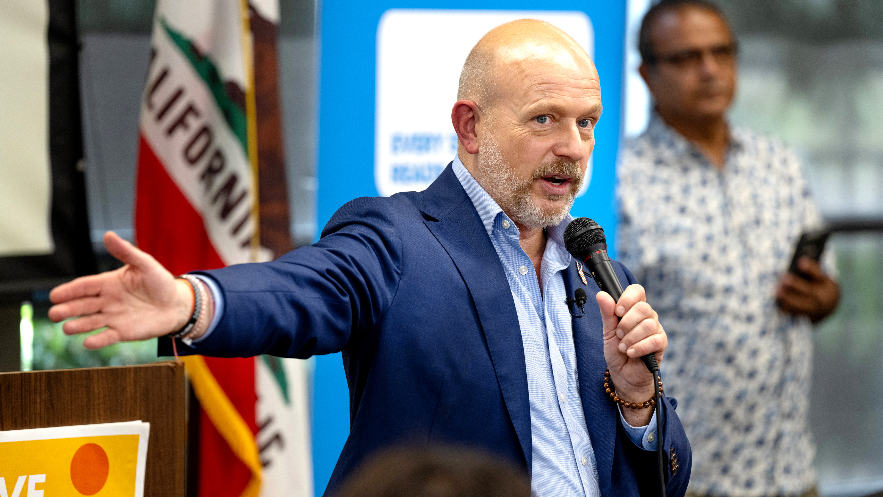 Steve Hilton explains his tax cut plan during Modesto town hall