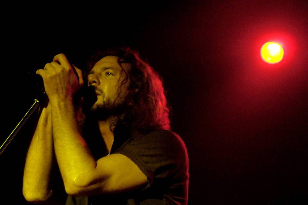 UW coach Mike Hopkins really likes Pearl Jam ... a lot 