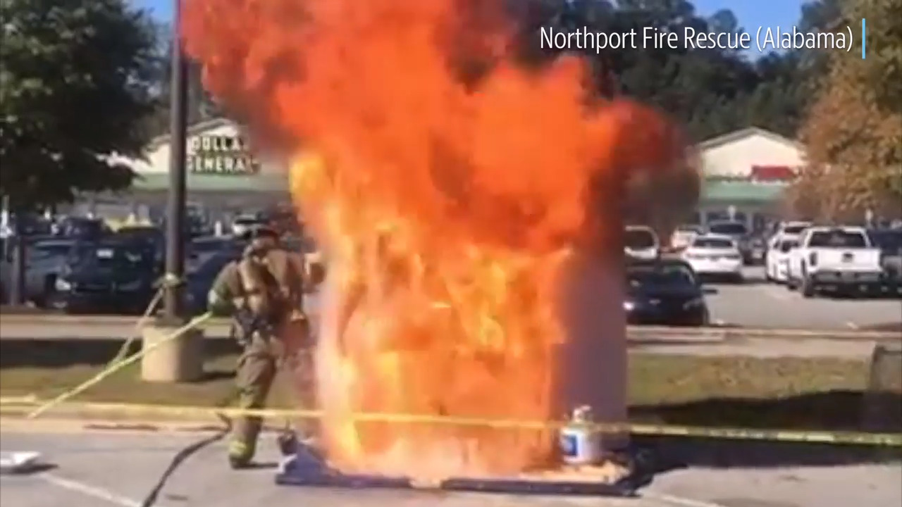 Firefighters show how horribly wrong deep frying a turkey can go