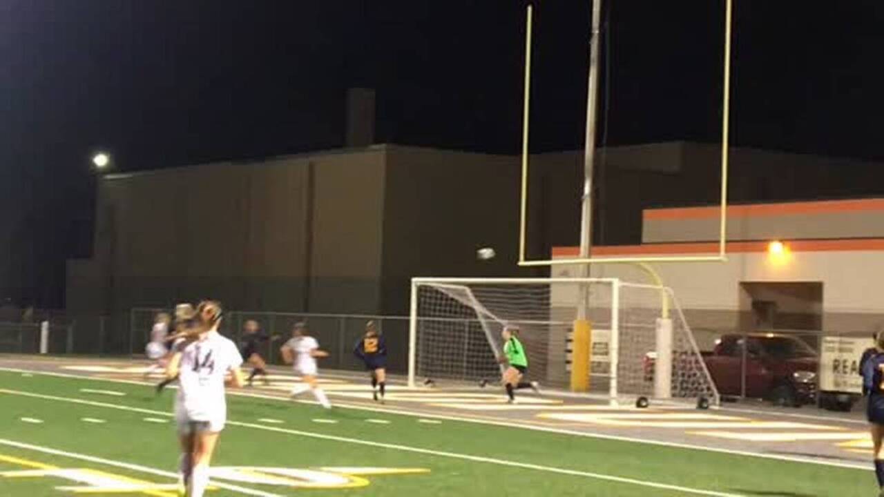 Kamiakin soccer races past Southridge for district crown, on to state