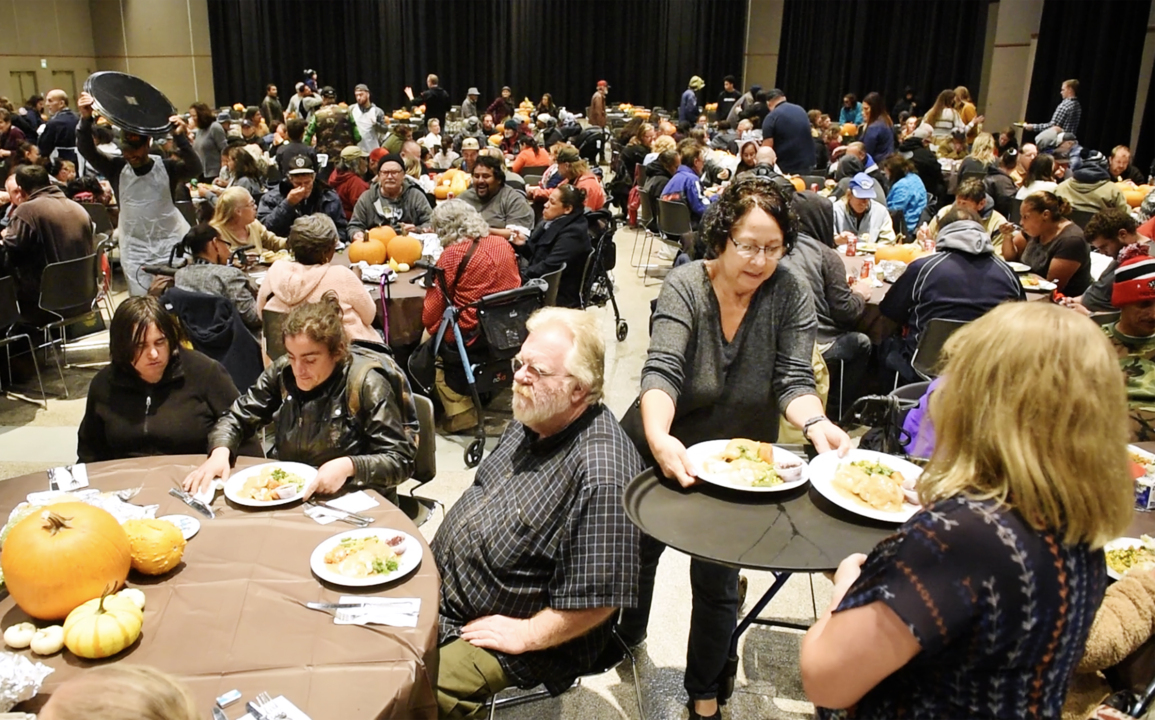 Volunteers open their hearts, work their muscles to present ‘Thanks for Giving’ dinner