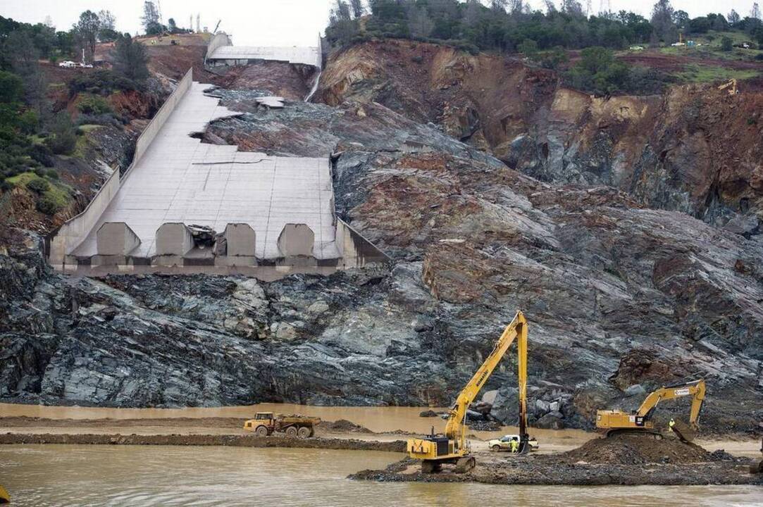 Down go the Oroville spillway walls in controlled blasts