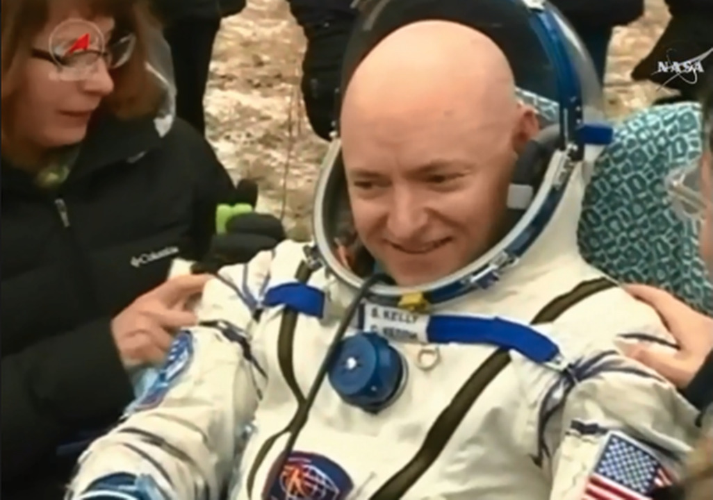 Video: Astronaut Scott Kelly all smiles back on Earth after a year in space