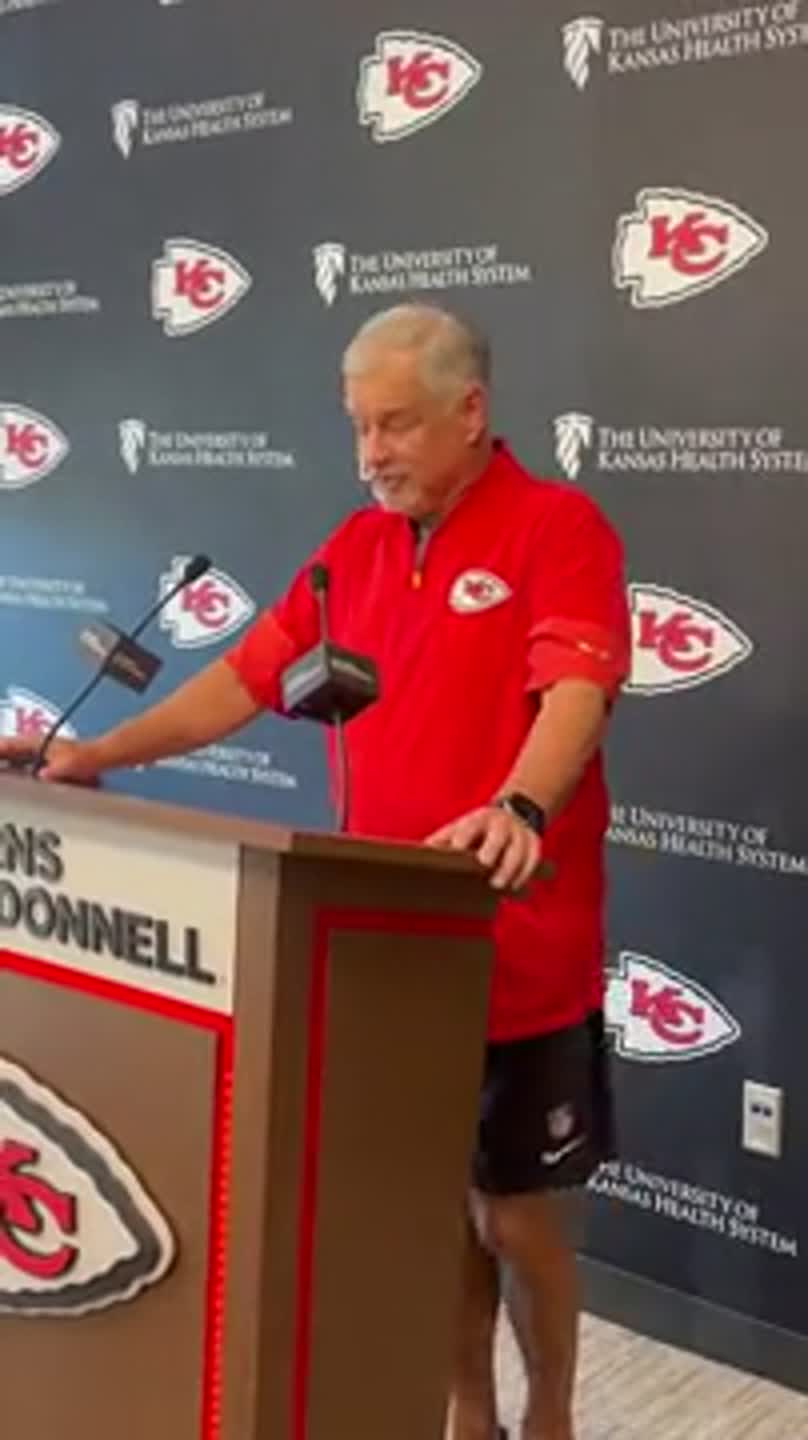 Chiefs trainer explains why Josh Simmons is going on IR: 'Just not there yet'