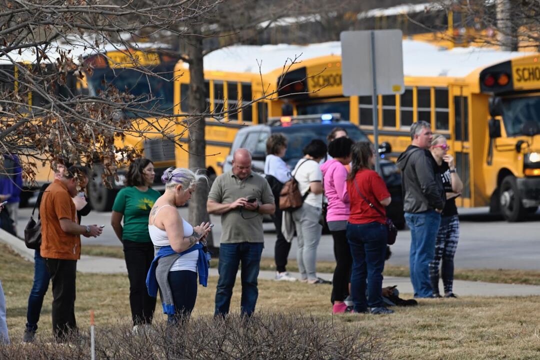 Audio: School resource officer calls for help after Olathe East High School shooting