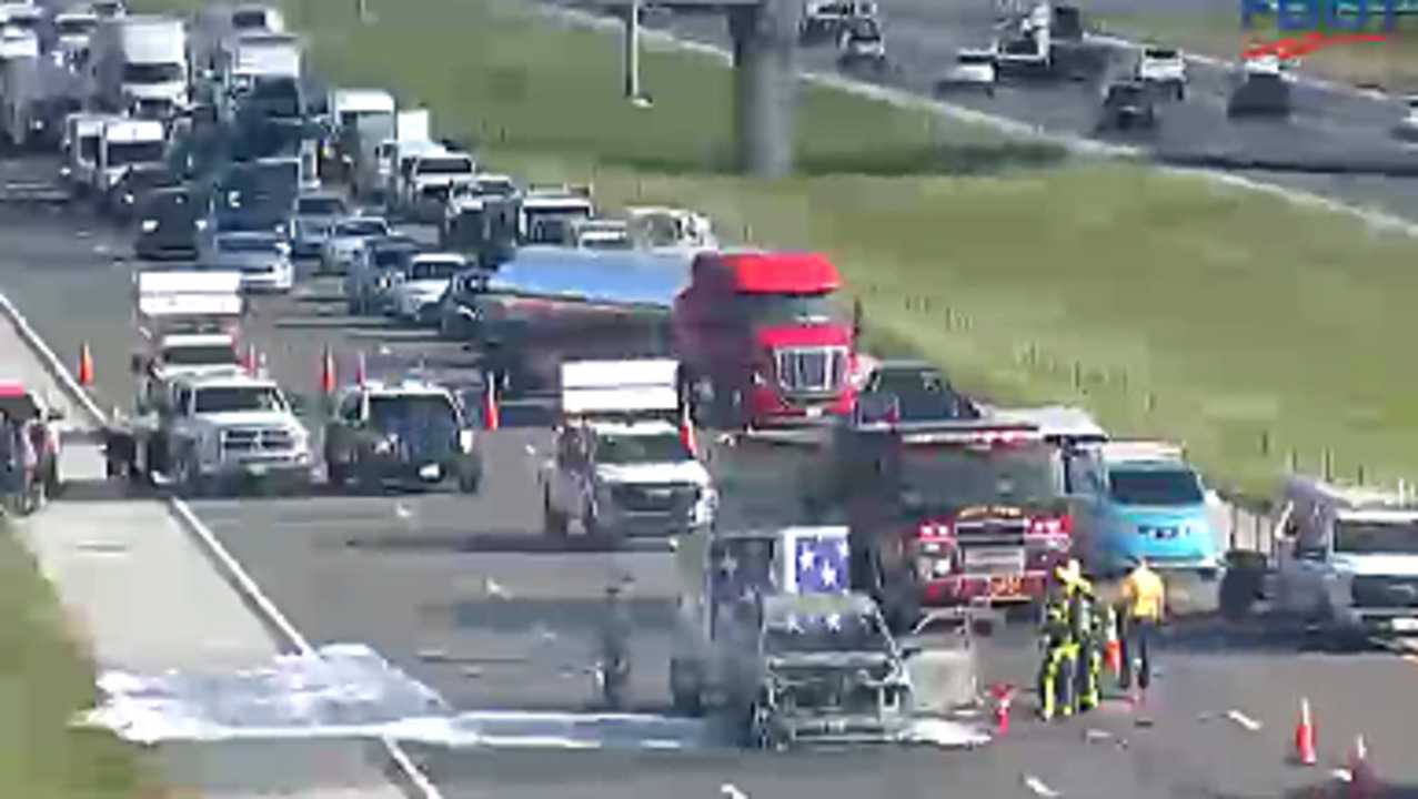 Vehicle fire on Interstate 75 in Manatee County backs up traffic