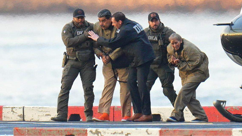 5 Republicans join as Senate Dems move to curb Trump military actions in Venezuela