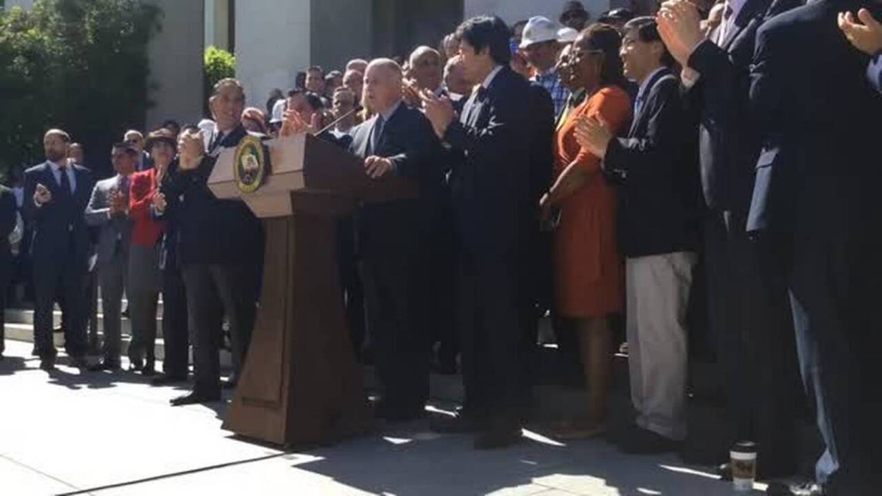 Jerry Brown rightly tags anti-tax motorists as ‘freeloaders’