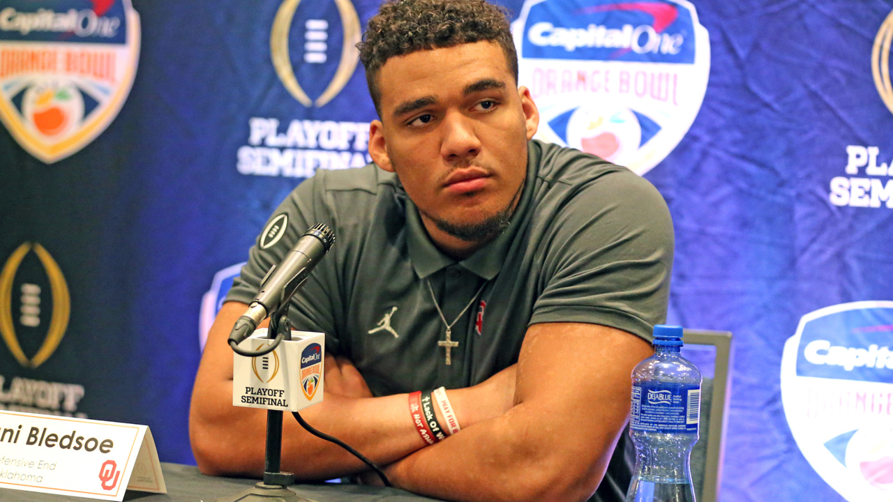 Oklahoma Univ. football players embrace that they are considered the underdog