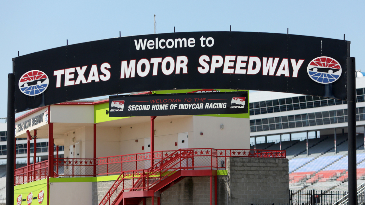 IndyCar racing returns with season opener in North Texas
