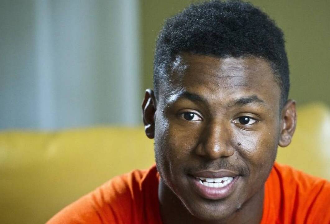 MLB prospect Kyle Lewis tells story from small-school standout to first-round hopeful 