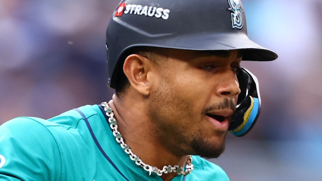 Why reserve Mitch Garver is in a key clubhouse role before Mariners’ ALCS Game 3